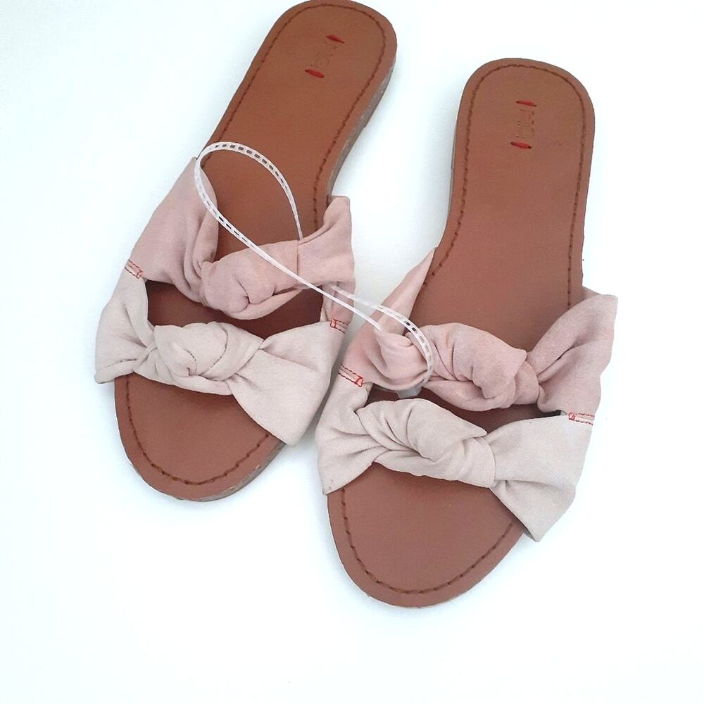 Ellen Degeneres Pink and Cream Sandals